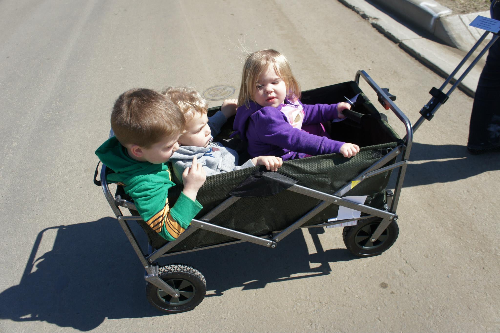 Телега и детской коляски